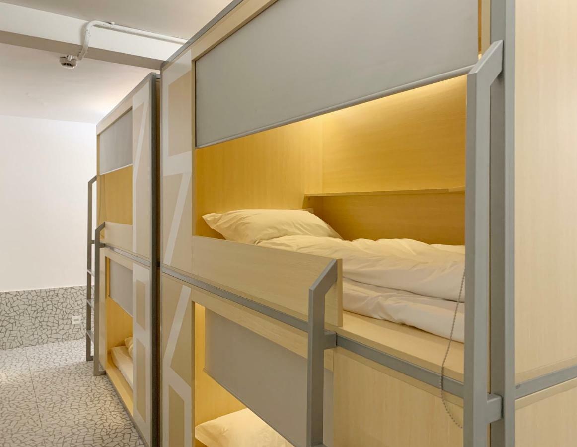 WeFlow Hostel  Shanghai Bagian luar foto